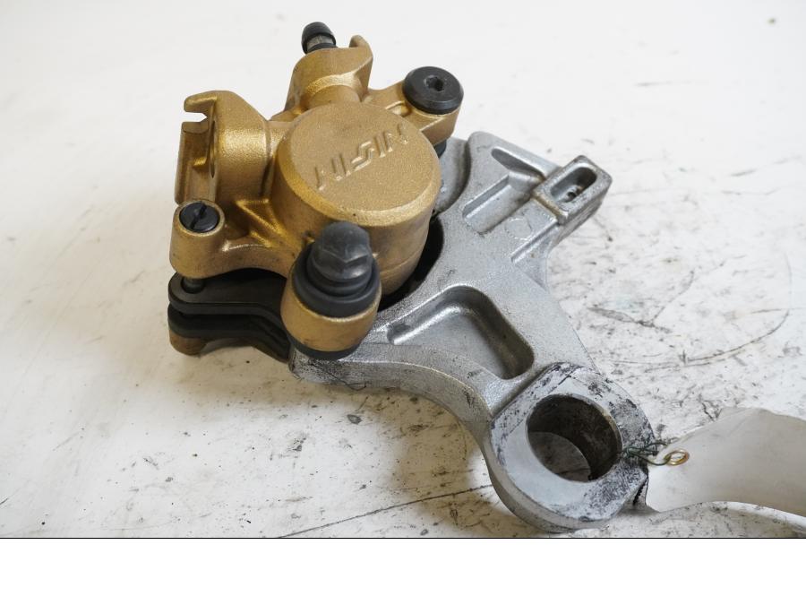 Framsidan på Bromsok från en Honda CBR 900 RR -2002 motorcykel.