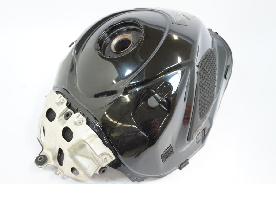 Framsidan på Bensintank från en Suzuki GSX-R 1000 -2008 motorcykel.