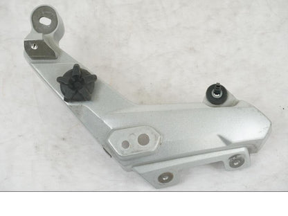 Framsidan på Strålkastarkåpa från en Triumph Tiger Explorer -2013 motorcykel.