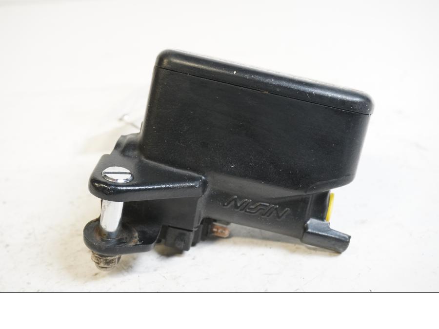 Baksidan på Bromshuvudcylinder från en Honda ST 1100 -1998 motorcykel.