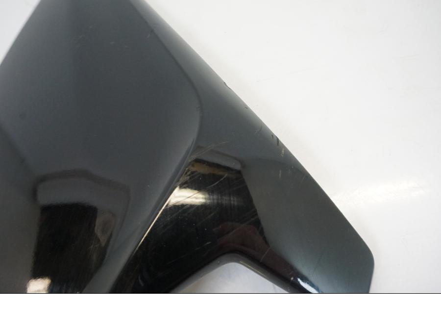 Baksidan på Sidkåpa från en BMW S 1000 R -2017 motorcykel.