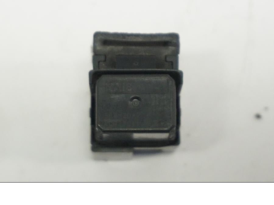 Baksidan på Relä från en Yamaha FZ1-SA -2007 motorcykel.