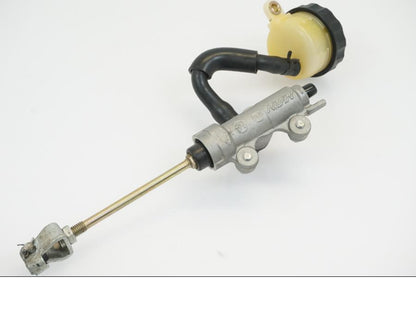 Snett uppifrån på Bromshuvudcylinder från en Honda XRV 750 -2003 motorcykel.