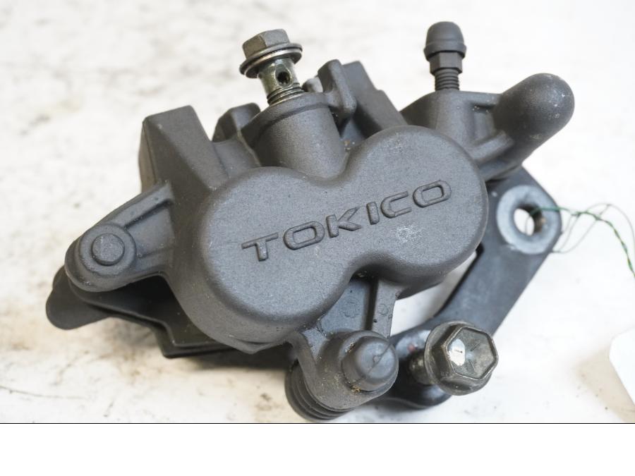 Framsidan på Bromsok från en Suzuki DL 1000 -2004 motorcykel.