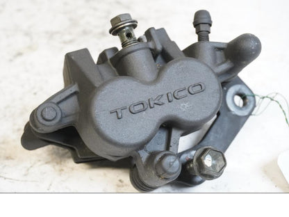 Framsidan på Bromsok från en Suzuki DL 1000 -2004 motorcykel.