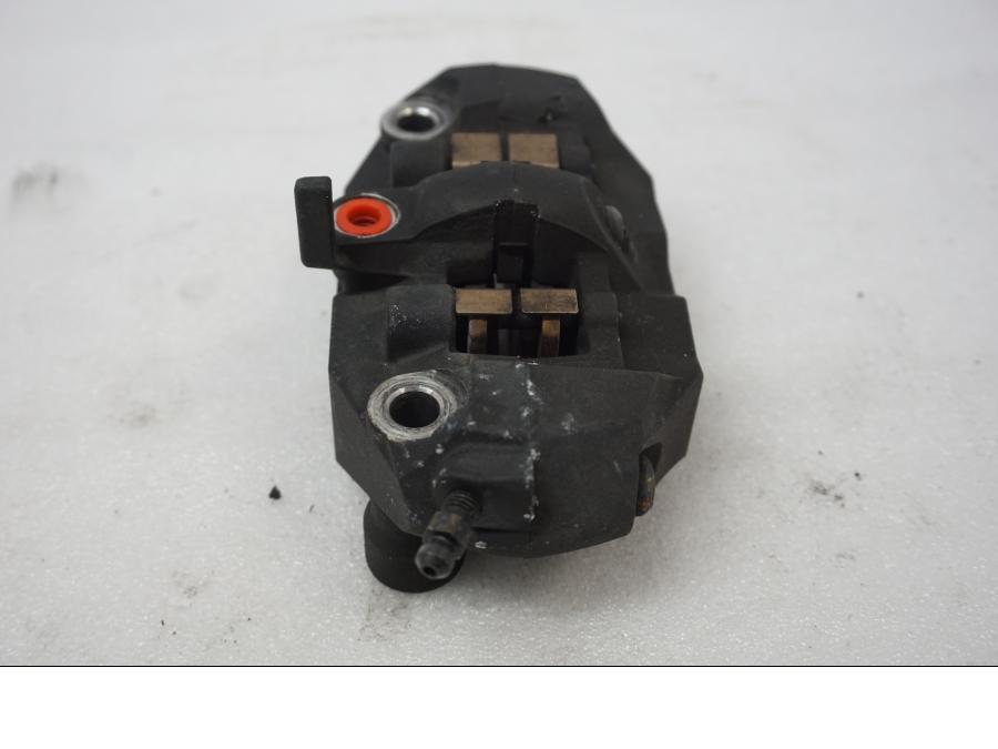 Baksidan på Bromsok från en Suzuki GSX-R 1000 -2007 motorcykel.