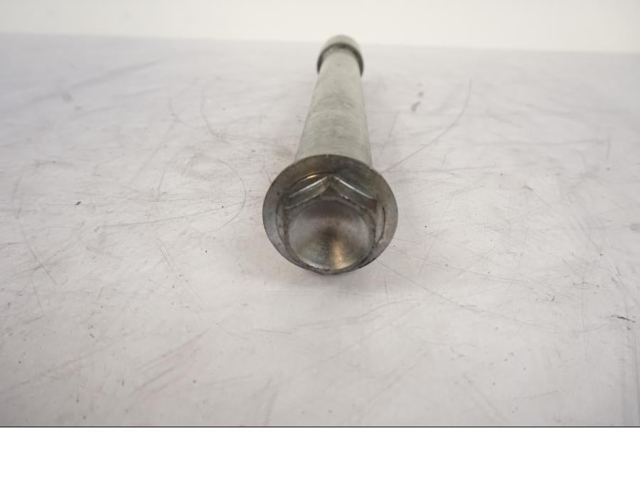 Höger sida på Axel från en Honda CBR 900 RR -2003 motorcykel.