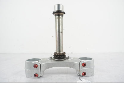 Framsidan på Gaffelkrona från en MV Agusta Dragster -2014 motorcykel.