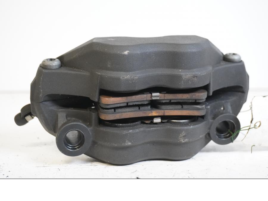 Höger sida på Bromsok från en Honda CBR 1000 RR -2006 motorcykel.