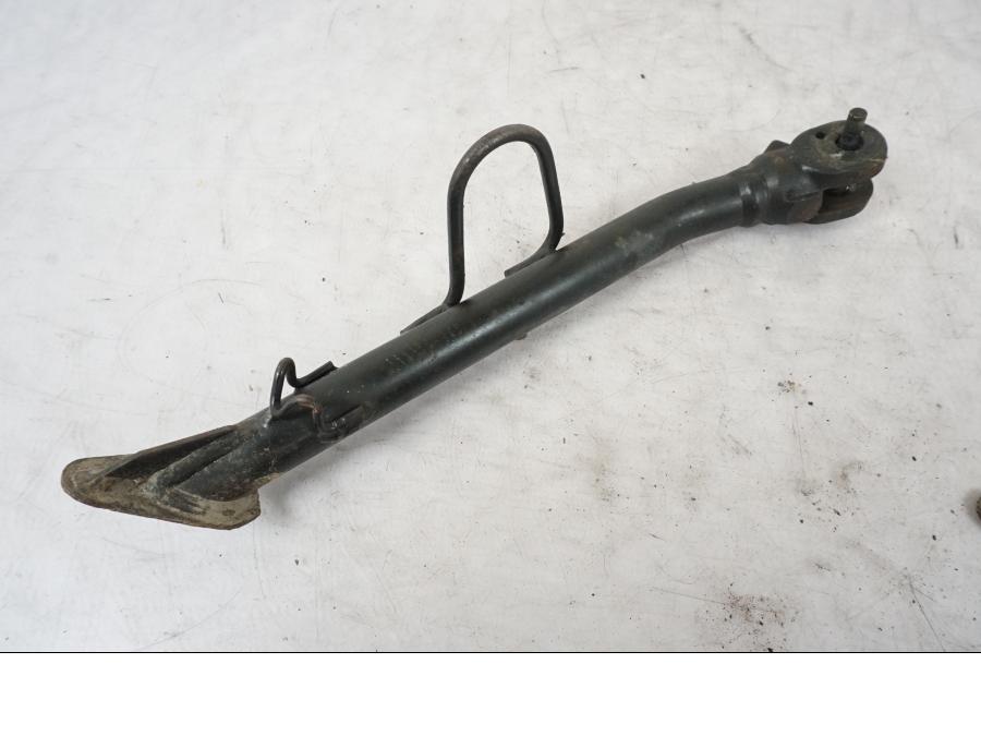 Baksidan på Sidostöd från en BMW R 850 R -2004 motorcykel.