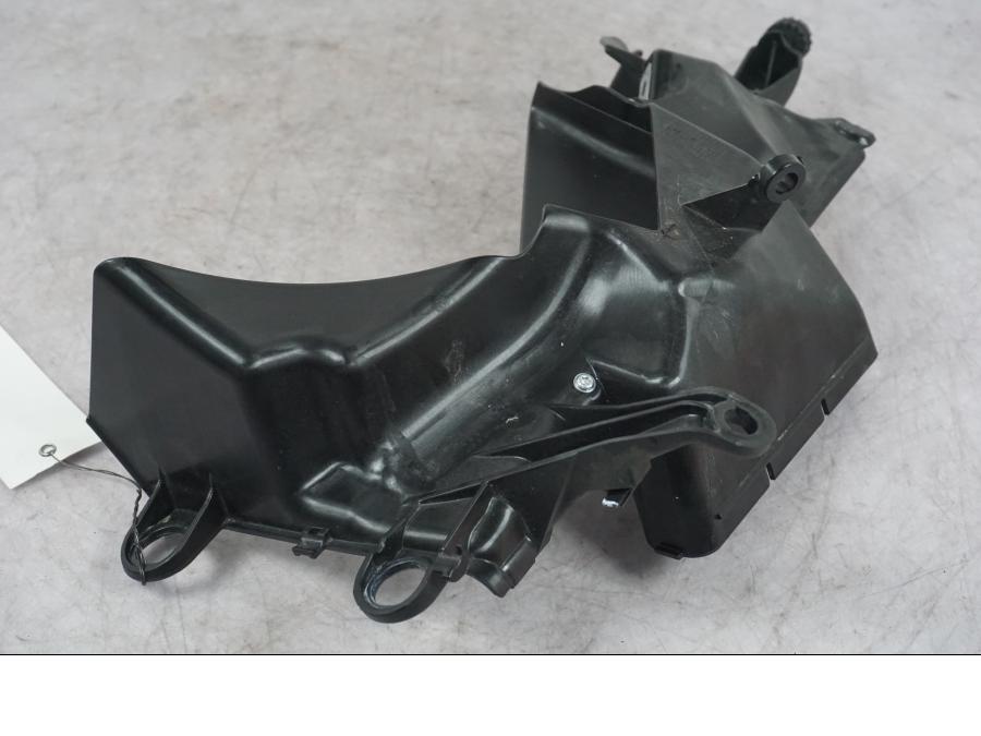 Extrabild1 på Luftintagskåpa från en Ducati Multistrada V4 -2024 motorcykel.