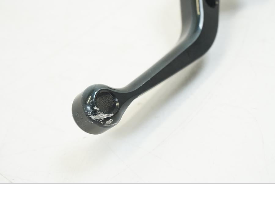 Baksidan på Kopplingsgrepp från en Yamaha YZF 1000 R1 -2004 motorcykel.