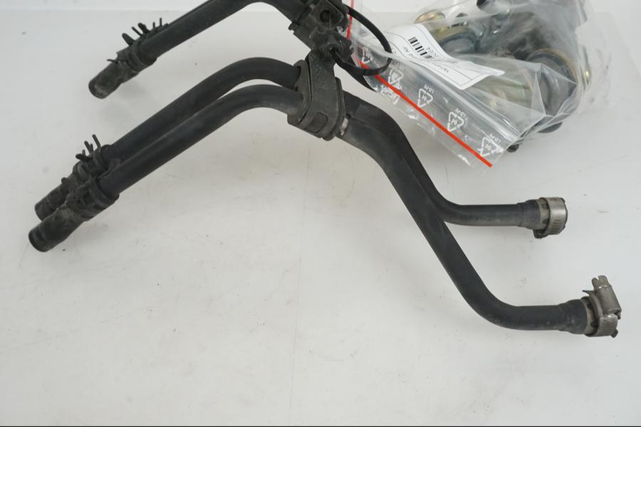 Höger sida på Second Air från en Yamaha XJ 900 S -1997 motorcykel.