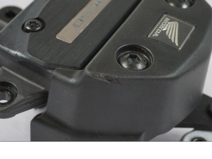 Snett nerifrån på Styrdämpare från en Honda CBR 1000 RR -2007 motorcykel.