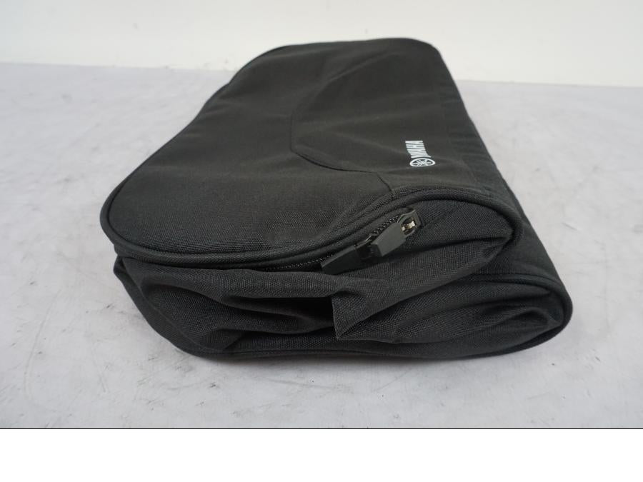 Baksidan på Väska från en Universal Universal -2023 motorcykel.