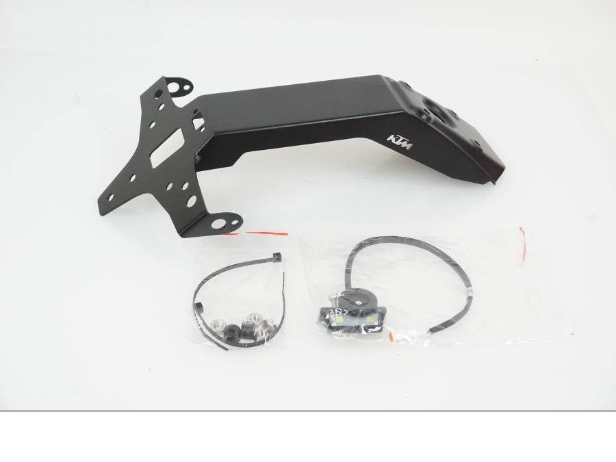 Framsidan på Skylthållare från en KTM 1290 Super Duke -2020 motorcykel.