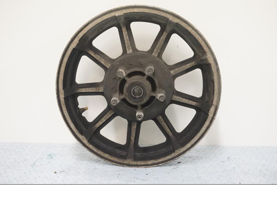 Framsidan på Fälg från en Honda GL 1200 -1987 motorcykel.