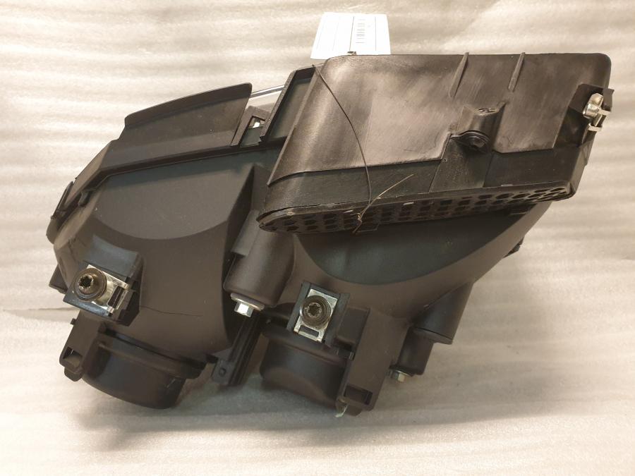 Höger sida på Strålkastare från en KTM RC8 -2009 motorcykel.