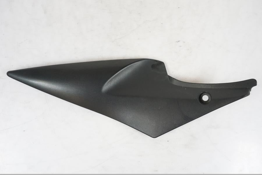 Framsidan på Sidopanel från en Suzuki GSX-R 750 -2006 motorcykel.