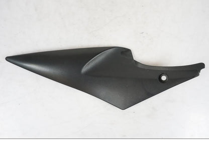 Framsidan på Sidopanel från en Suzuki GSX-R 750 -2006 motorcykel.