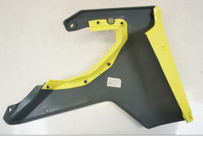 Snett uppifrån på Kylarvinge från en Husqvarna 701 Supermoto -2020 motorcykel.