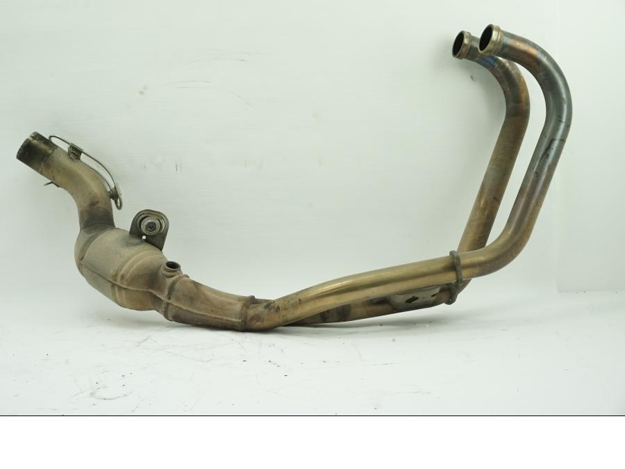 Framsidan på Grenrör från en BMW F 800 R -2011 motorcykel.