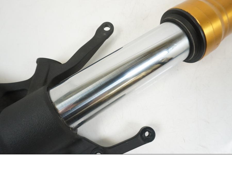 Höger sida på Gaffelben från en Yamaha YZF 1000 R1 -2006 motorcykel.