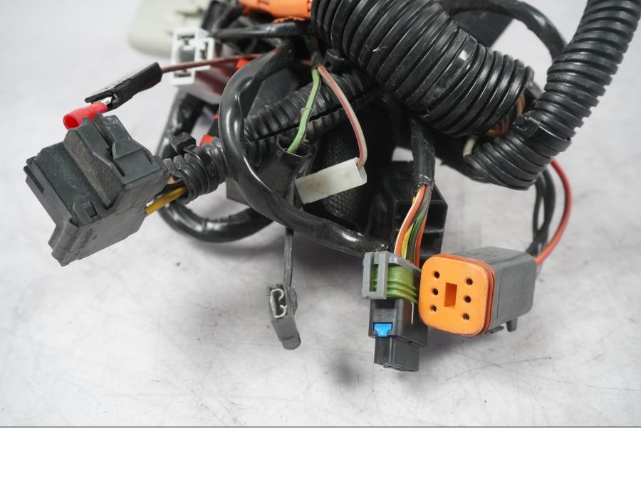 Vänster sida på Kablage från en H-D Touring Street Glide FLHX -2009 motorcykel.