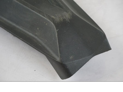 Baksidan på Bensintankkonsoll från en KTM 1290 Super Duke R -2018 motorcykel.