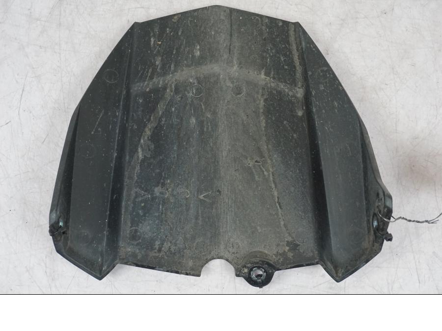 Snett uppifrån på Svingskärm från en Yamaha MT-09 -2016 motorcykel.