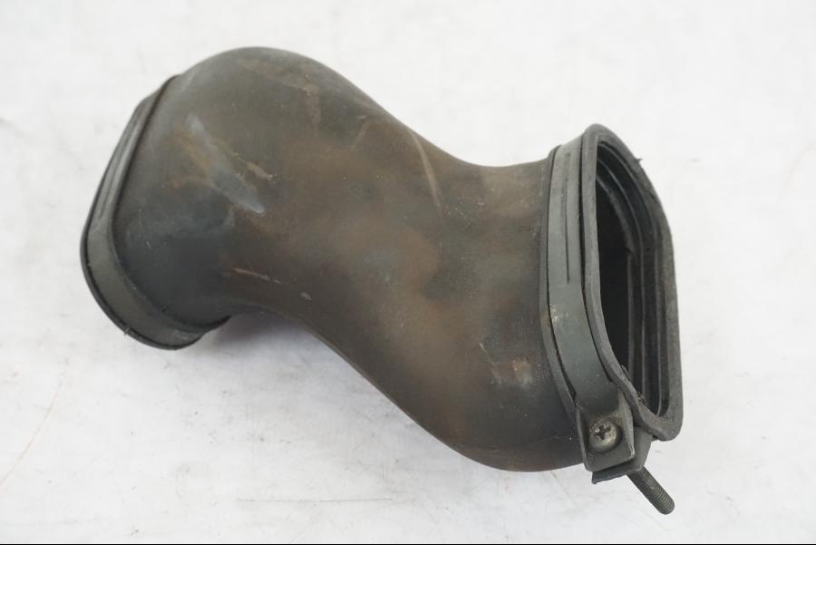 Framsidan på Luftrör från en Yamaha XVS 1100 -2000 motorcykel.