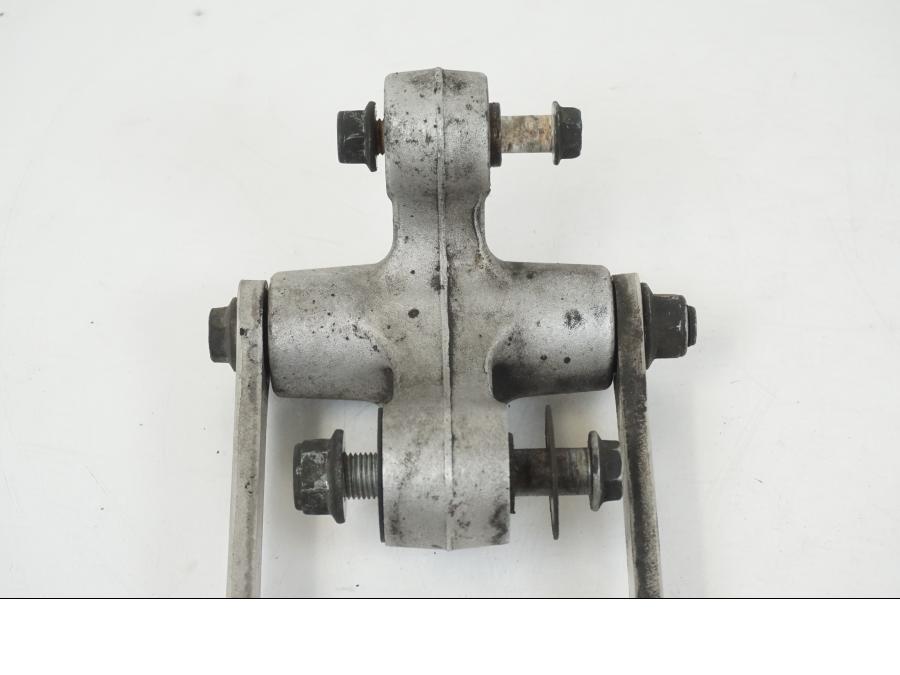 Vänster sida på Stötdämparlänkage från en Suzuki GSX-R 1000 -2003 motorcykel.