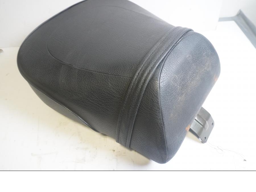 Framsidan på Sadel från en Suzuki VL 1500 -1998 motorcykel.