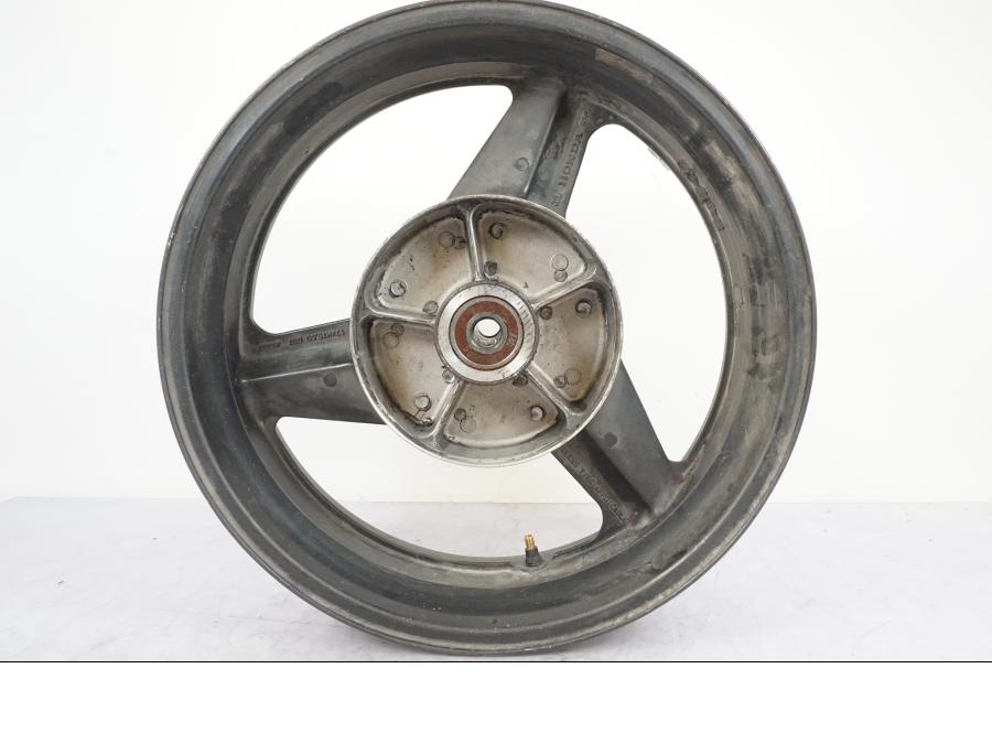 Extrabild1 på Fälg från en Honda CBR 1000 F -1999 motorcykel.