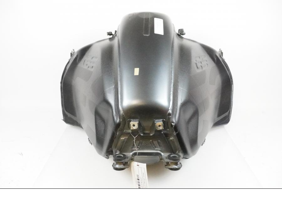 Framsidan på Bensintank från en BMW R 1250 GSA -2021 motorcykel.