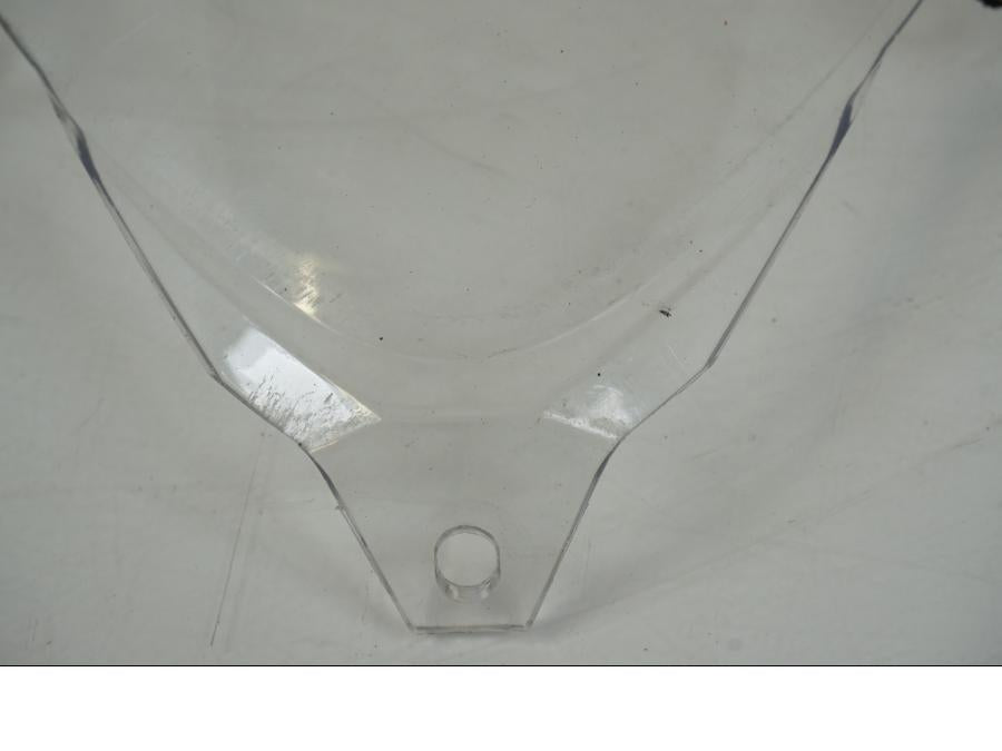 Höger sida på Vindruta från en Honda CBR 125 R -2006 motorcykel.