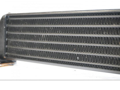 Snett uppifrån på Oljekyl från en BMW K 1200 RS -2003 motorcykel.