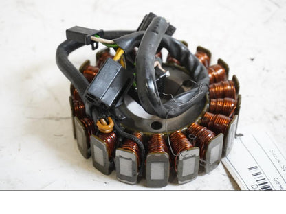 Framsidan på Generator från en Suzuki SV 650 -2002 motorcykel.