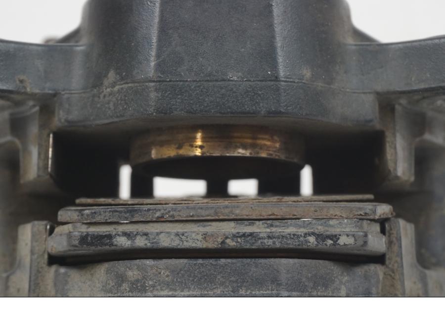 Extrabild2 på Bromsok från en Piaggio MP3 250 -2006 motorcykel.