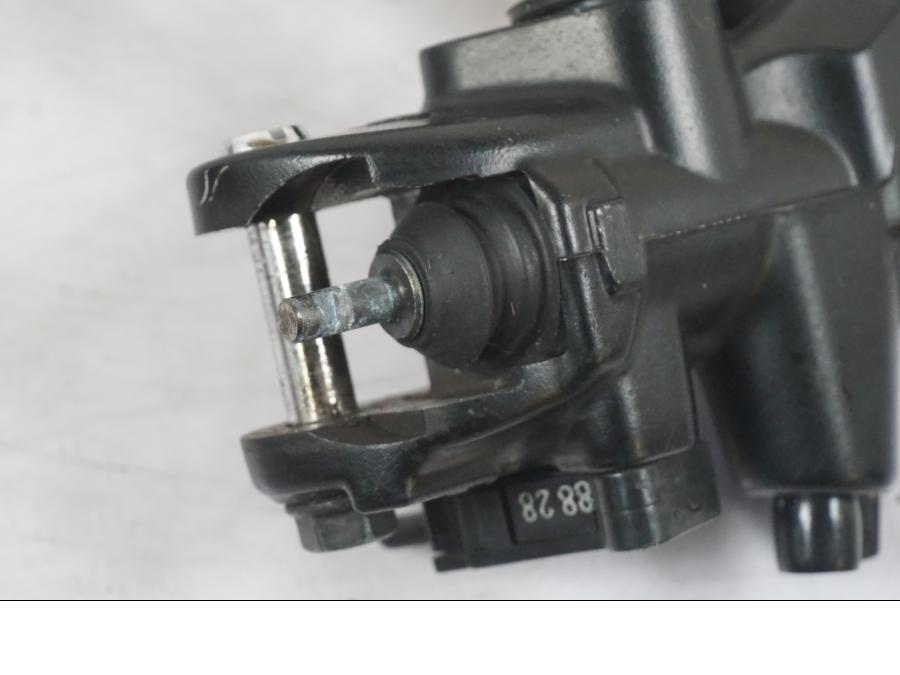 Extrabild2 på Kopplingshuvudcylinder från en Kawasaki ZZ-R 1400 -2009 motorcykel.