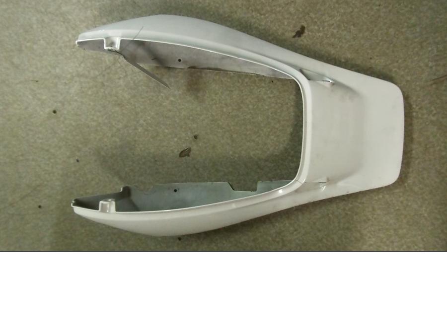 Framsidan på Bakvinge från en Honda CB 1300 F -2004 motorcykel.