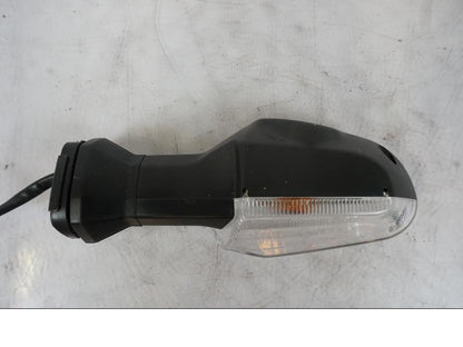 Höger sida på Blinkers från en Kawasaki Z 800 -2014 motorcykel.