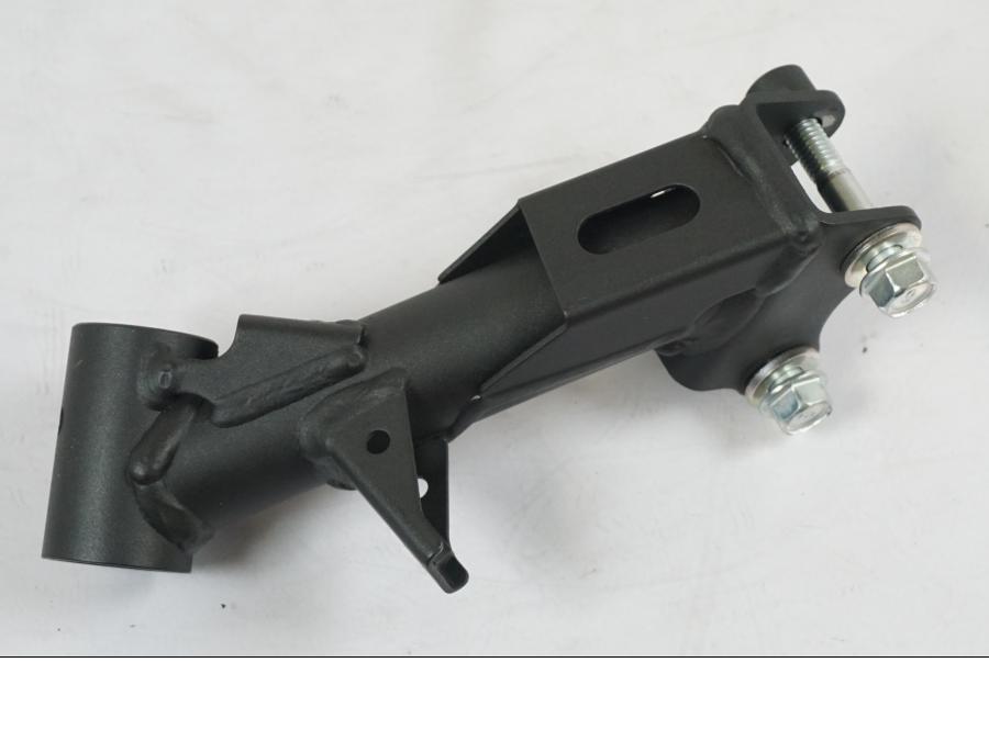 Höger sida på Motorfäste från en Kawasaki Z 900 -2021 motorcykel.