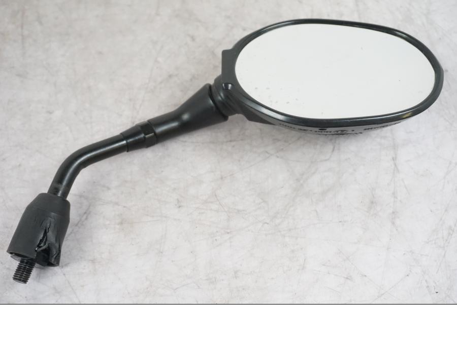 Framsidan på Backspegel från en Triumph Tiger -2009 motorcykel.