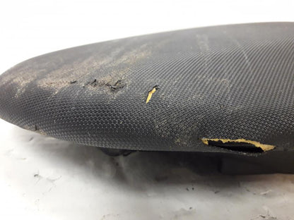 Vänster sida på Sadel från en Kawasaki ER-6N -2015 motorcykel.