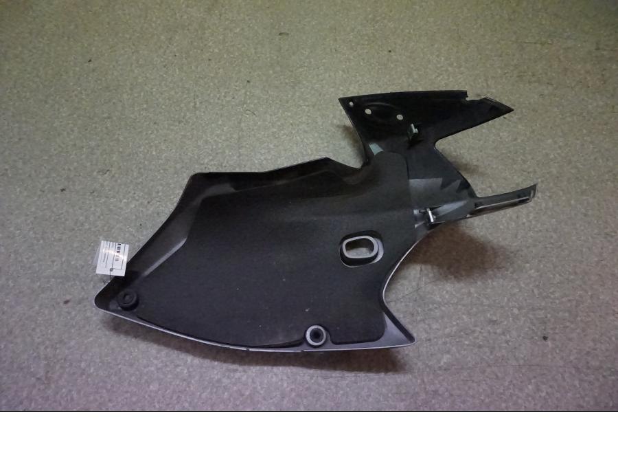 Vänster sida på Toppkåpa från en Kawasaki ZR-X 1200 S -2001 motorcykel.