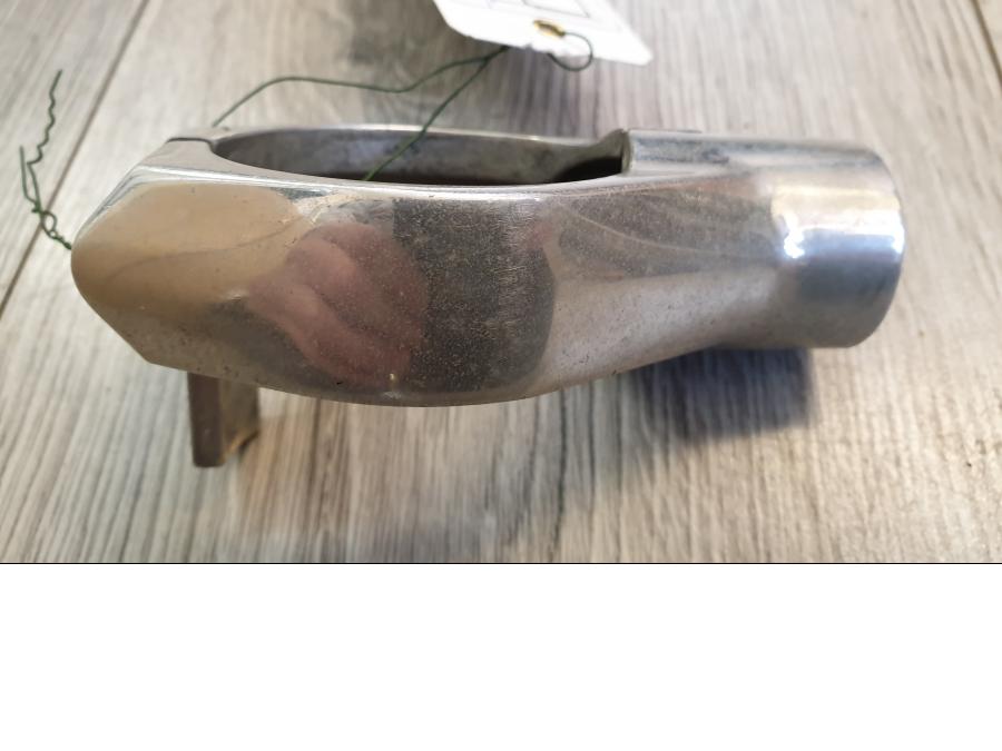 Höger sida på Blinkersfäste från en Honda VTX 1800 -2002 motorcykel.