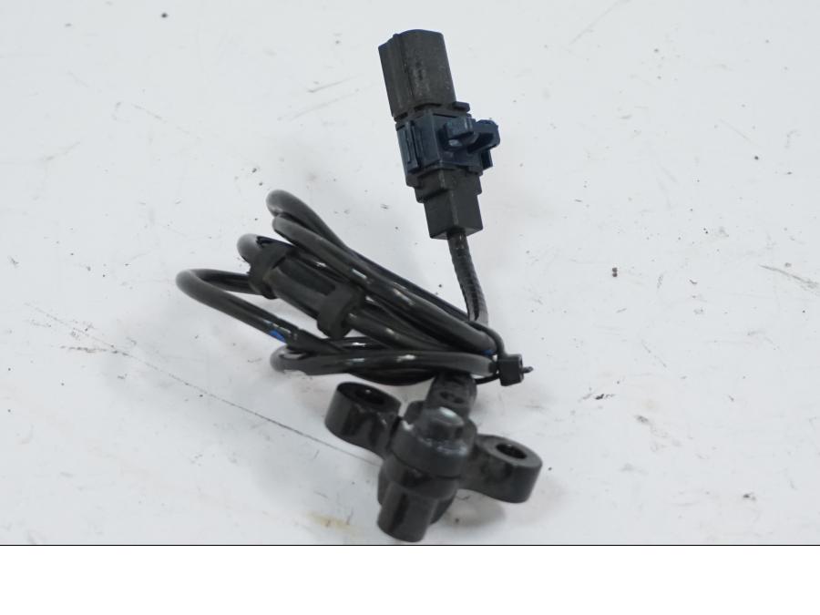 Höger sida på ABS givare från en Honda CB 650 R -2019 motorcykel.