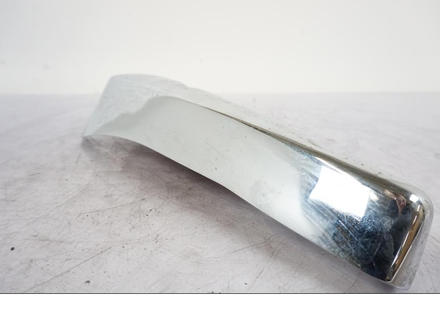 Vänster sida på Bakskärmstag från en Kawasaki VN 1500 -2003 motorcykel.