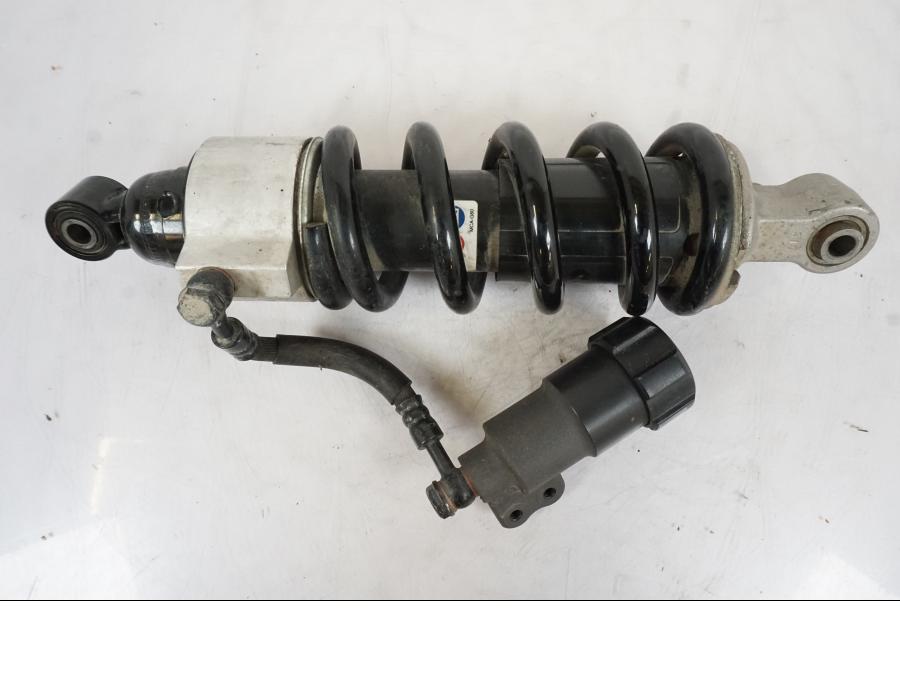 Baksidan på Stötdämpare från en Honda VFR 1200 -2010 motorcykel.